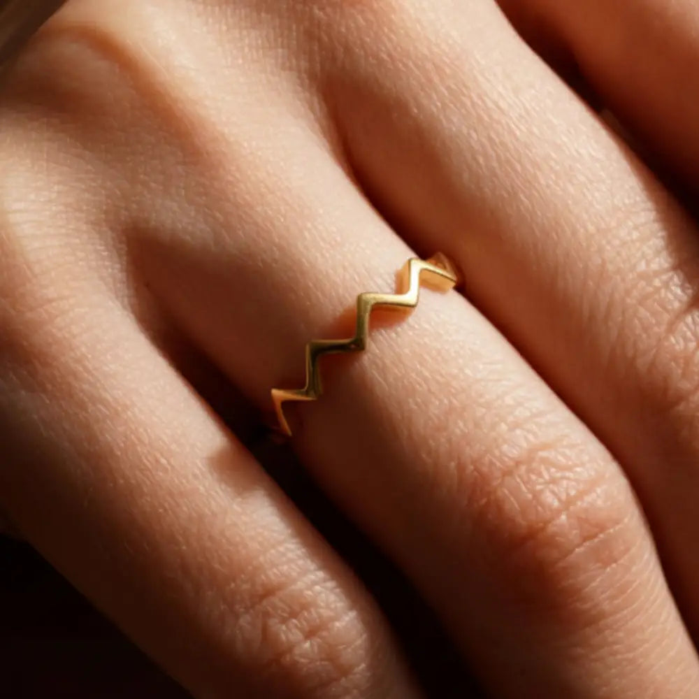 14K Gold Geometric Zigzag Ring Modern Chevron Style Handcrafted Jewelry for Women