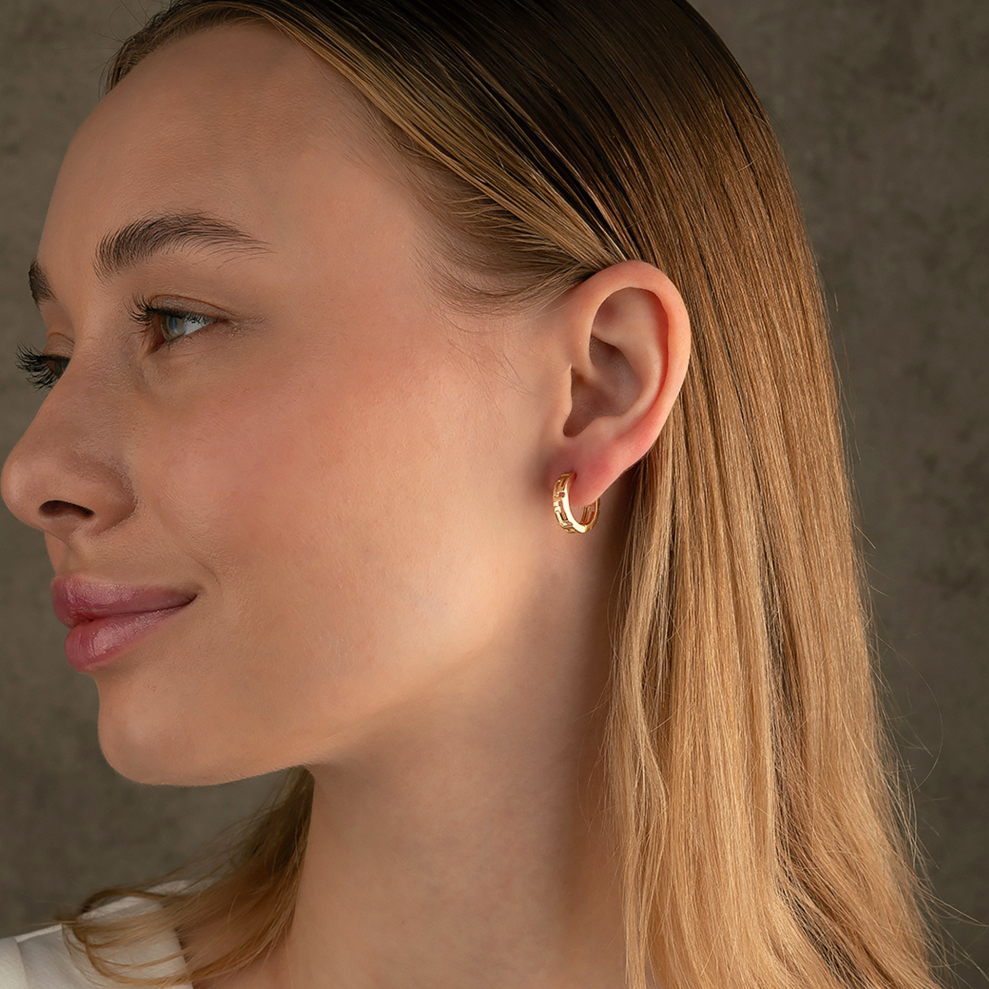 Here’s greek key earrings hoops huggie earring 14K solid gold. As a wide infinity greek key symbol huggy hoop earrings adding sophistication and sparkle to any outfit. The infinity key earring is ideal for stacking or wearing alone. Discover the luxury of our greek pattern gold and large hoop earrings gift for her birthday or anniversary ceremony. If you re looking for 14k solid gold hoop and everyday wear hoops, here is the wide greek hoops and meander earrings for yourself.