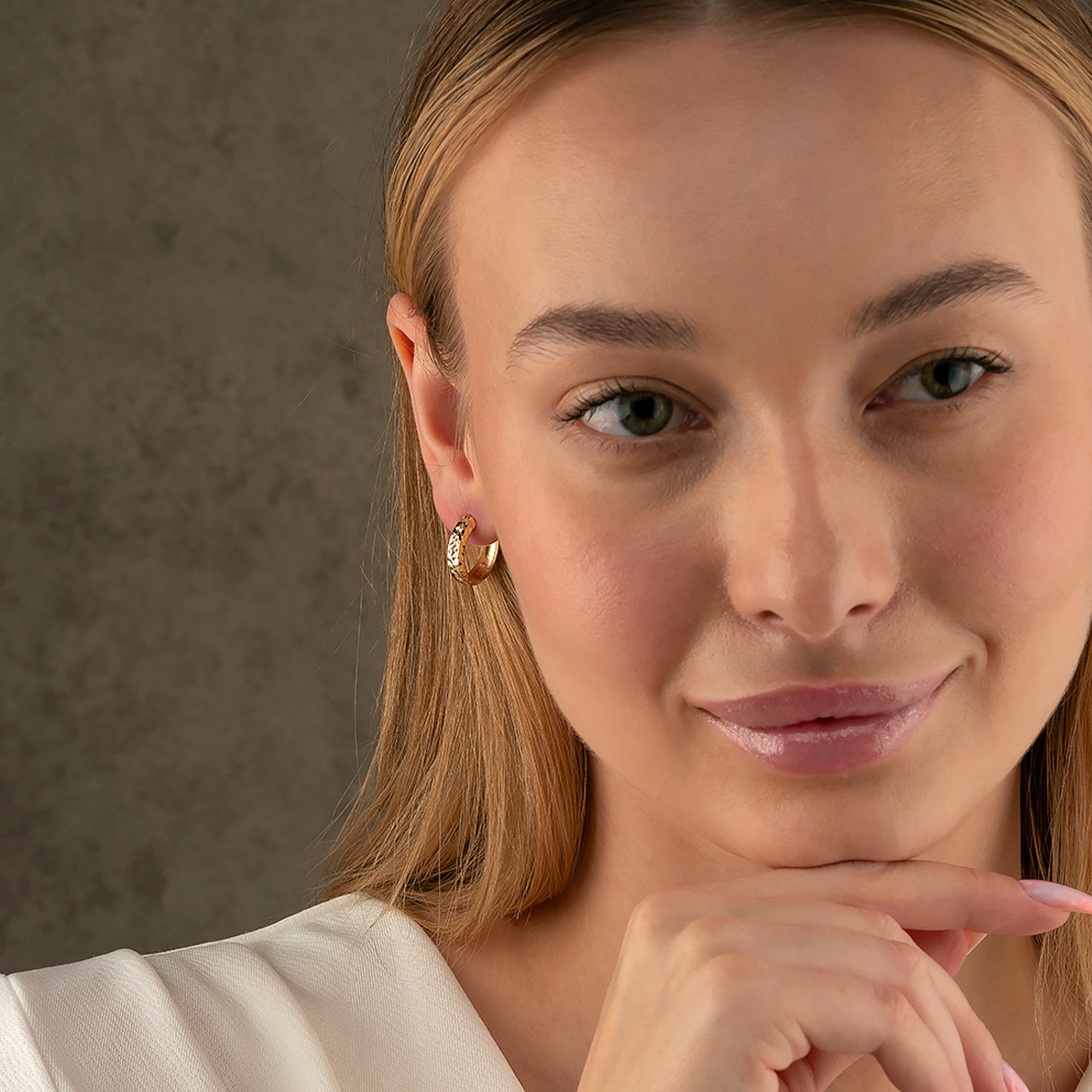 14K Solid Gold Diamond-Cut Huggie Hoop Earrings – Minimalist Everyday Hoops 11mm 13.5mm - Hoop Earrings