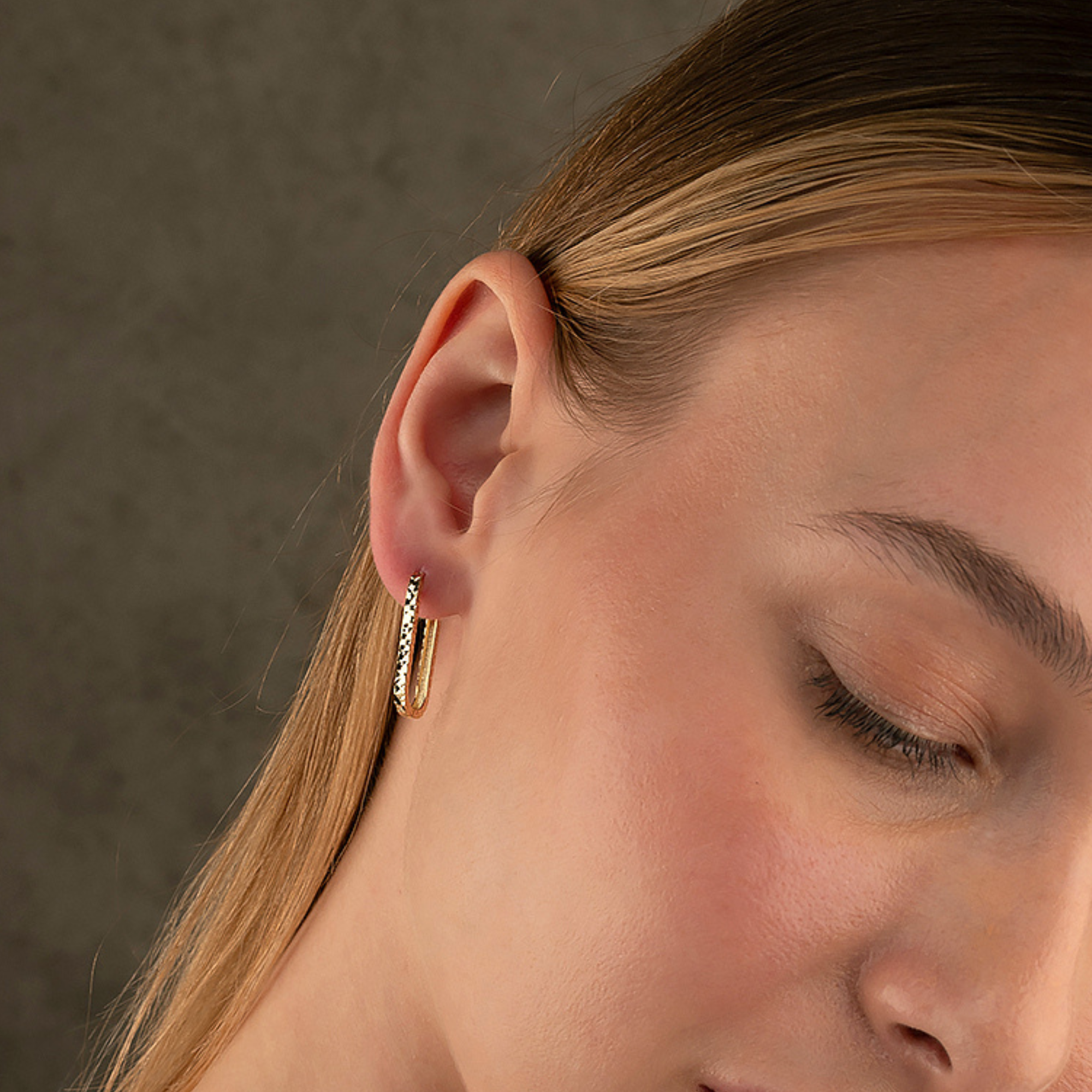 14K Solid Gold Rectangle Huggie Earrings – Tiny Diamond-Cut Oval Hoops (16mm 19mm 24mm) - Hoop Earrings