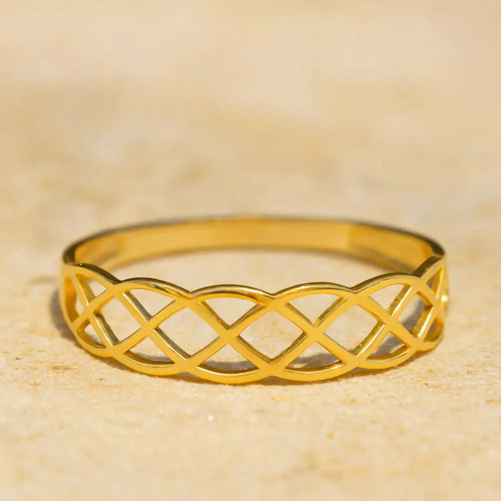 14k Solid Gold Celtic Knot Ring Dainty Irish Wedding Band