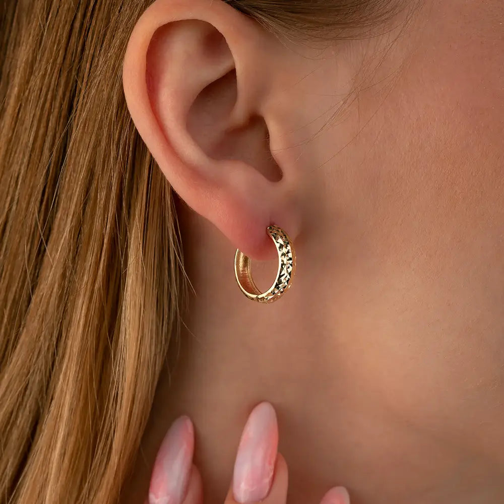 14K Solid Gold Diamond-Cut Huggie Hoop Earrings – Minimalist Everyday Hoops 11mm 13.5mm - Hoop Earrings