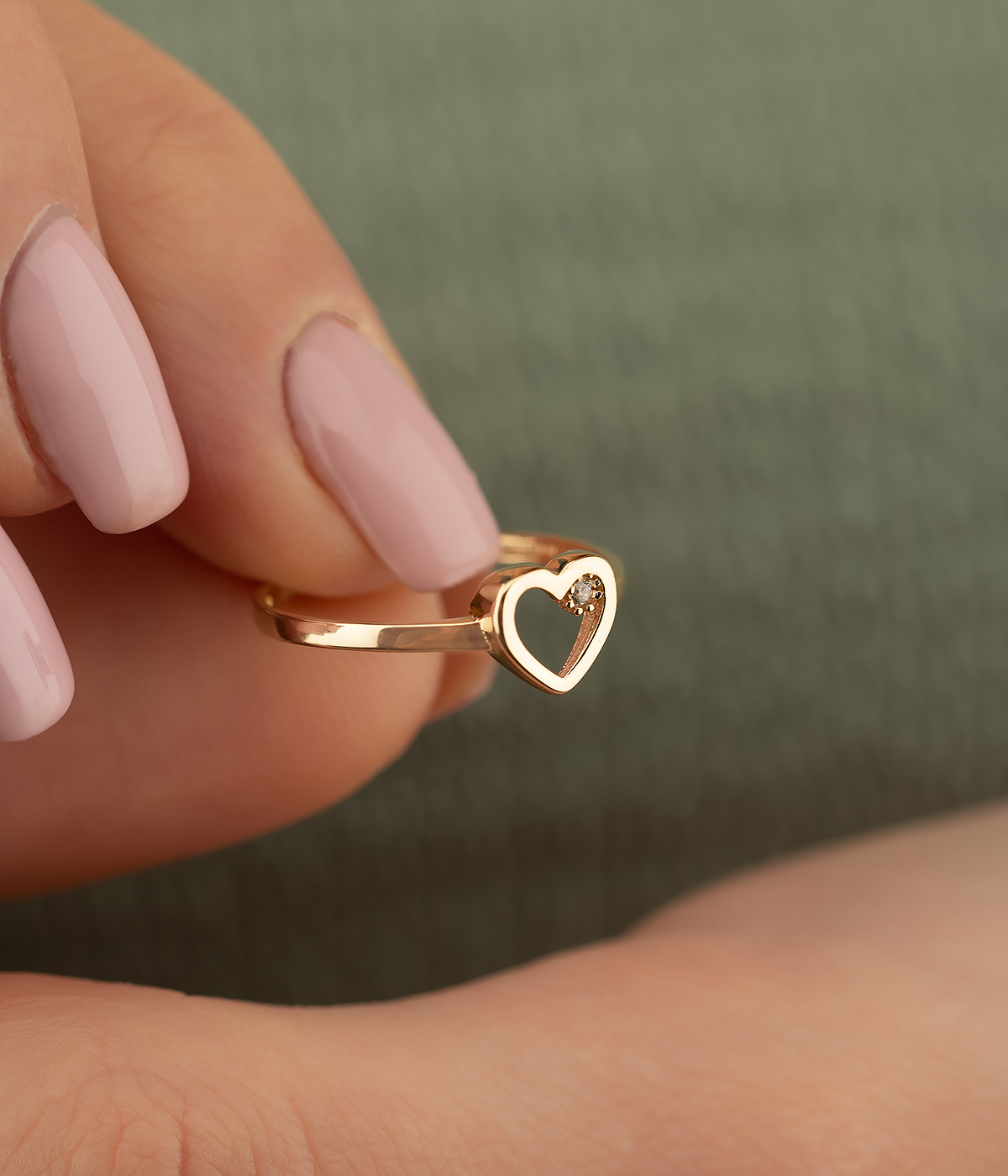 Puzzle heart 2025 ring pandora rose