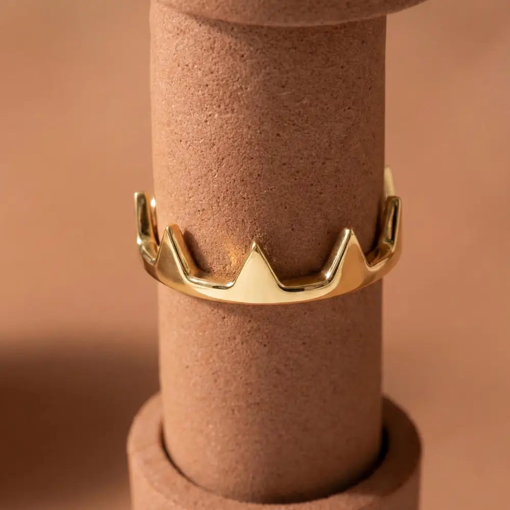 Gold Crown Spike Ring Modern Minimal Band with Bold Geometric Peaks Trendy Statement Design