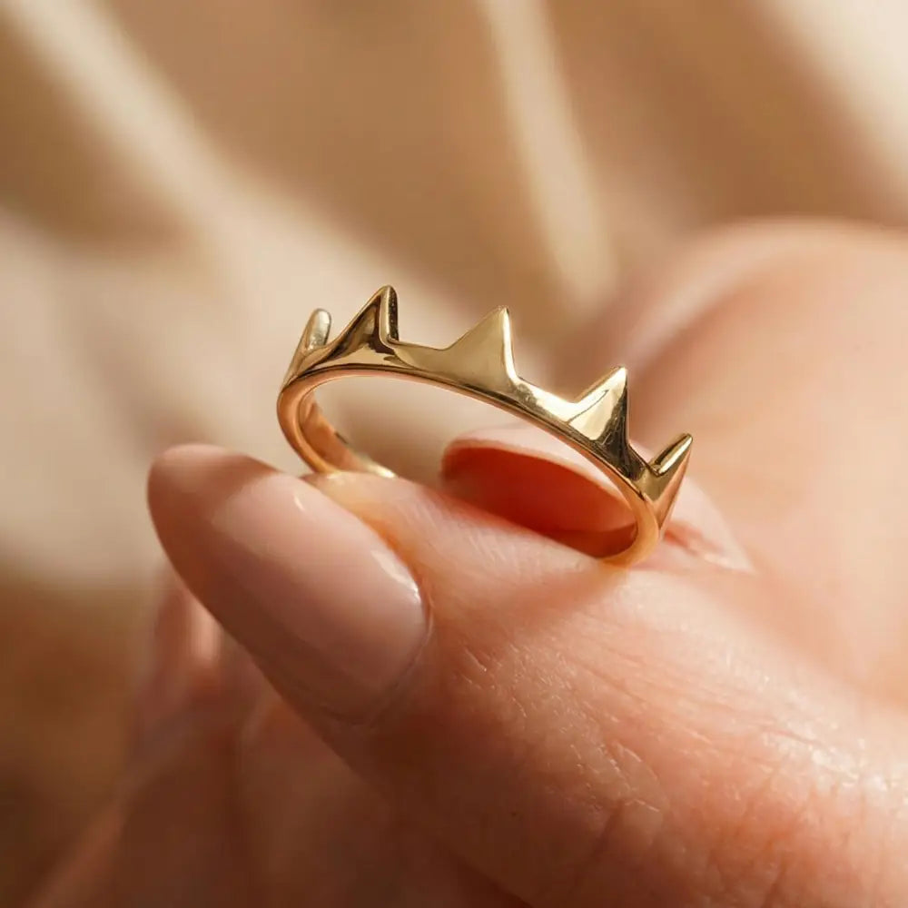Gold Crown Spike Ring Modern Minimal Band with Bold Geometric Peaks Trendy Statement Design